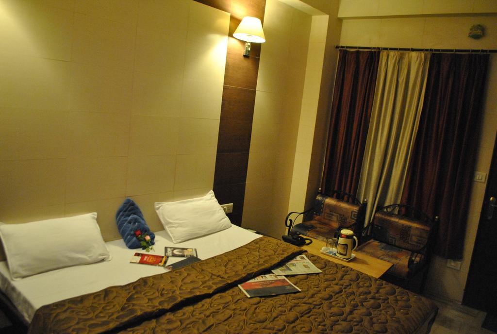 Hotel Golden Deluxe Jaipur Eksteriør bilde