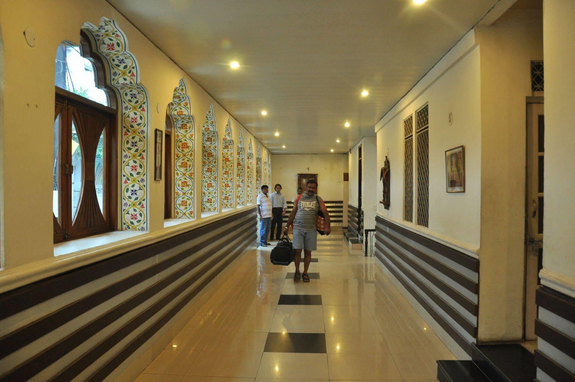 Hotel Golden Deluxe Jaipur Eksteriør bilde
